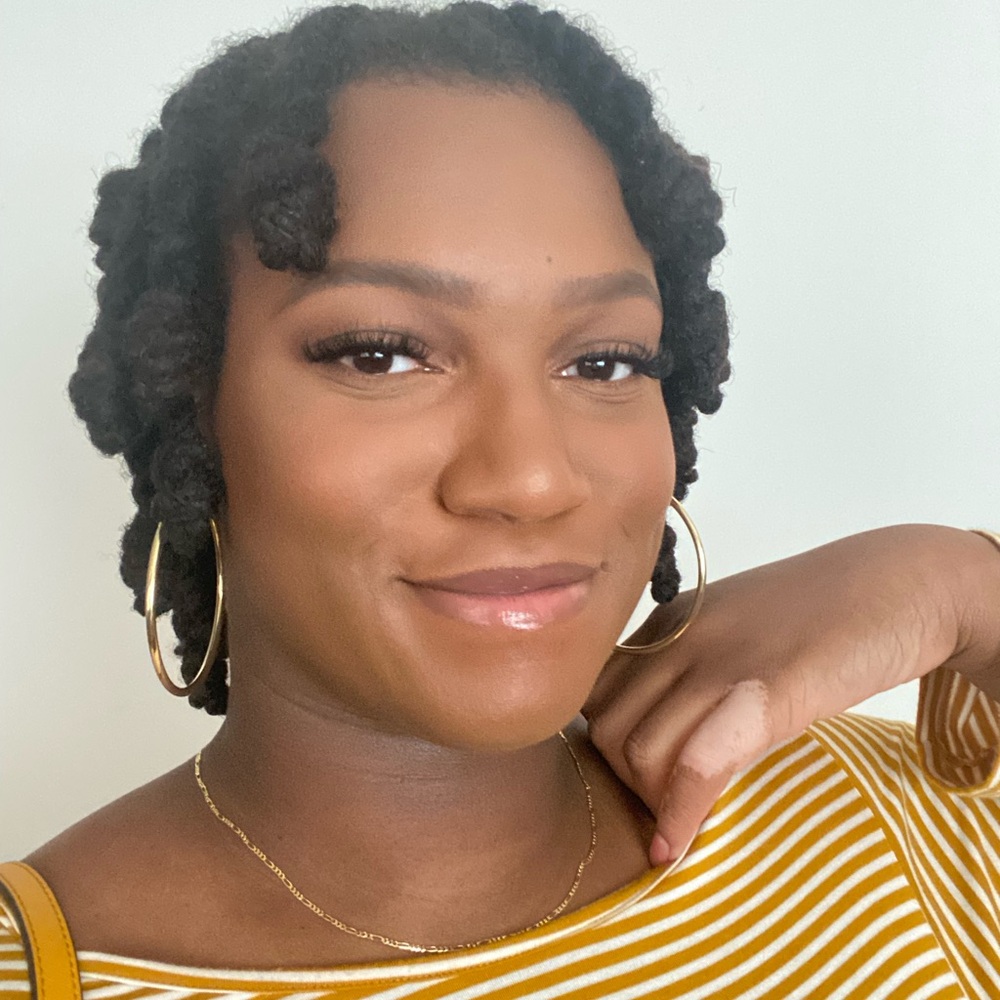 Meet your Posher, Nia